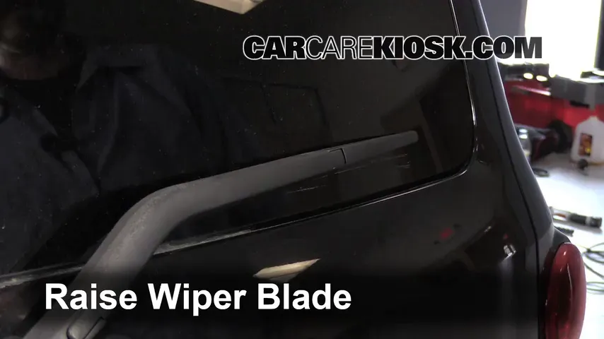 2009 Chevrolet HHR LS 2.2L 4 Cyl. FlexFuel Windshield Wiper Blade (Rear) Replace Wiper Blade